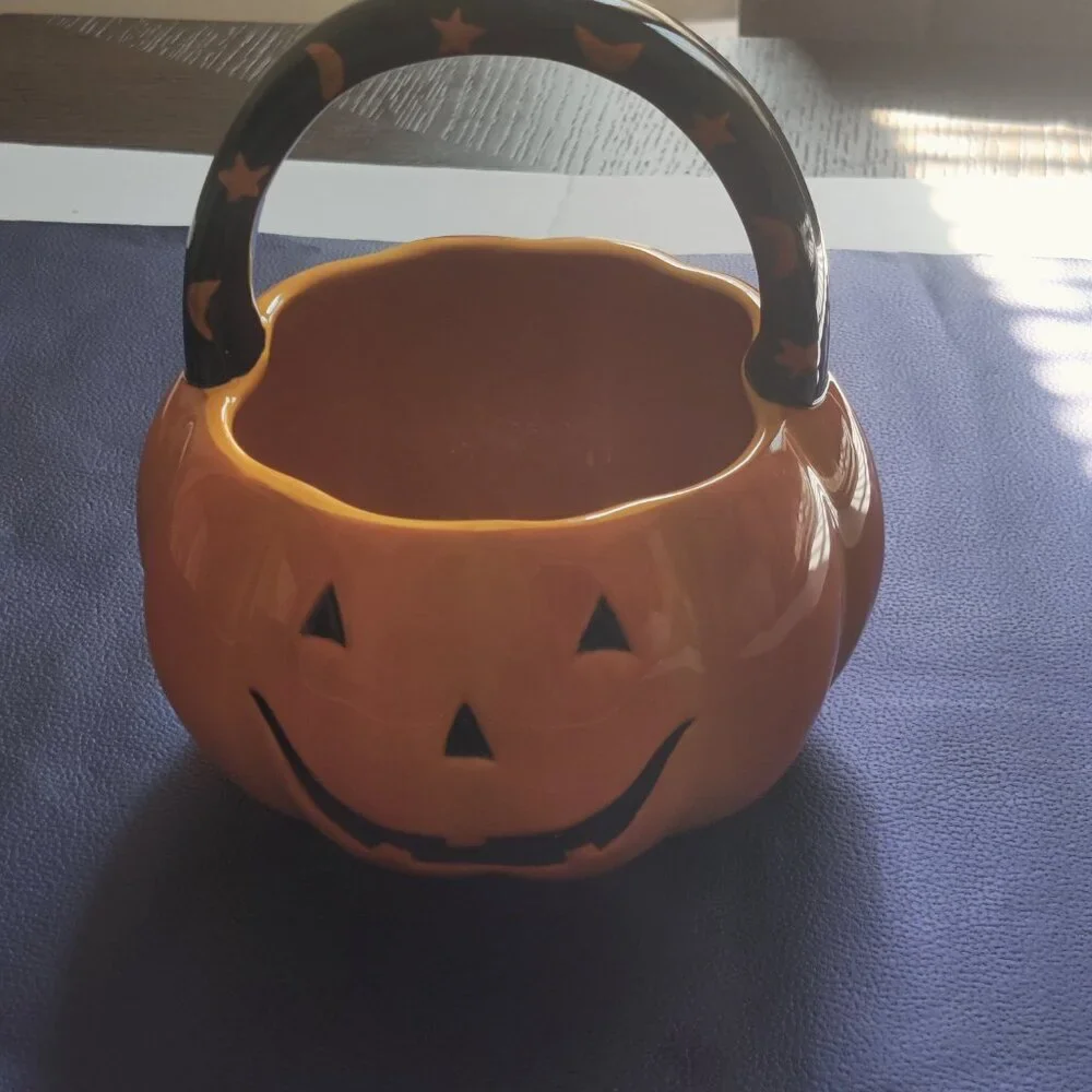 Pumpkin from Target 2006' edition. Perfect for display or a treat for yourself!